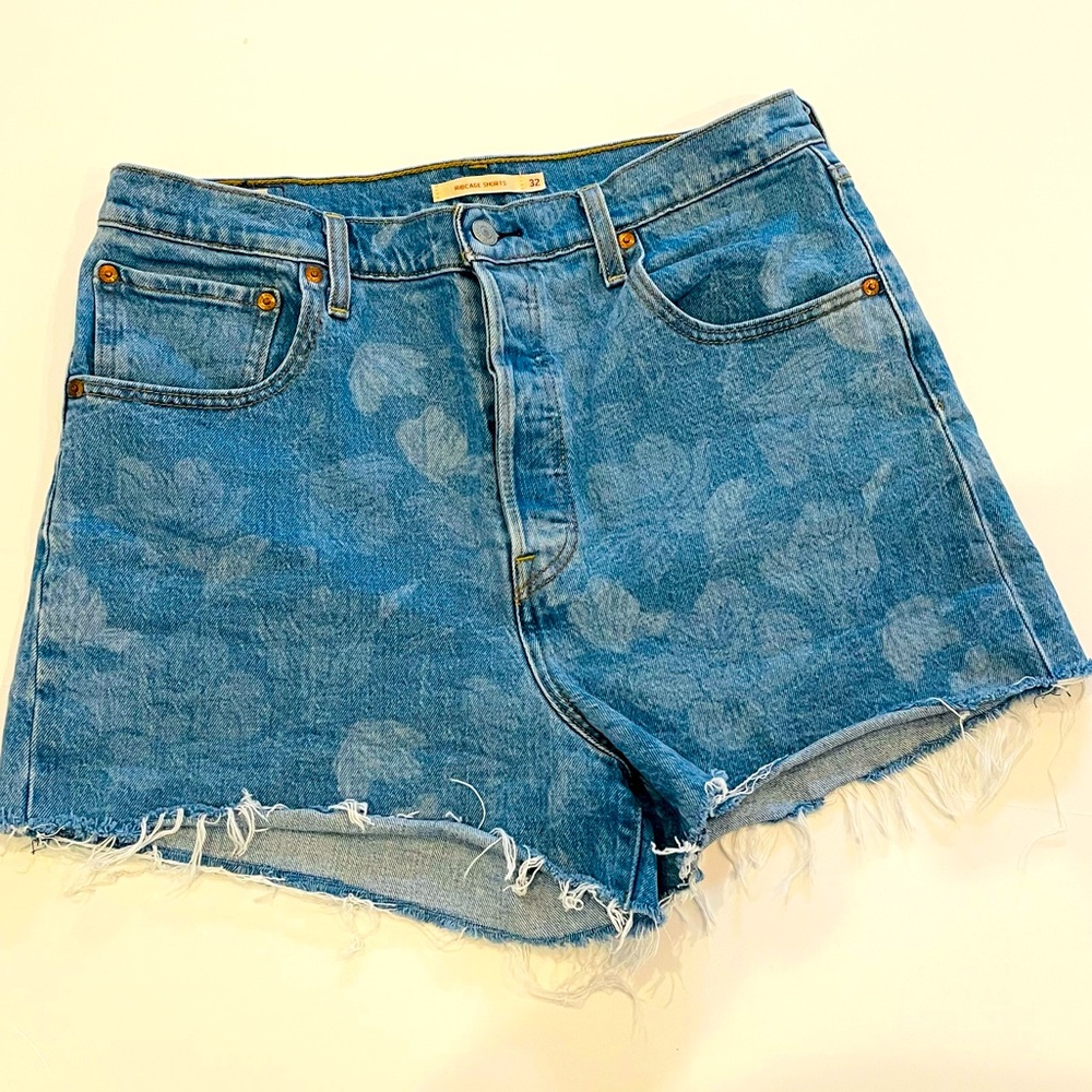Levi's Premium Ribcage Shorts